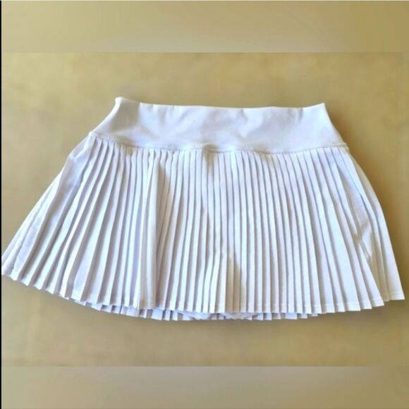 New- White Mini Skater Skirt with Pleats for Athletic Wear - Picture 9 of 9